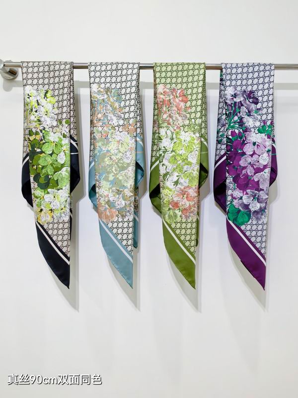 Gucci silk Scarf 90X90cm E020507